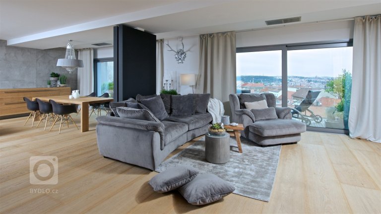 add picture to album