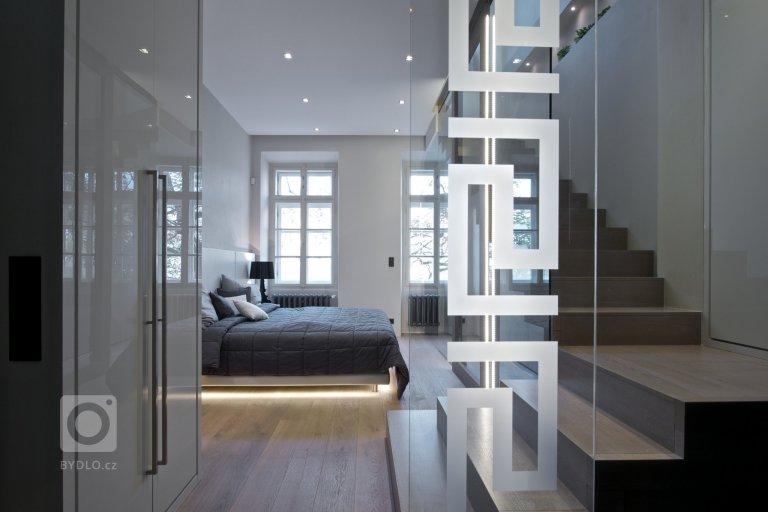 add picture to album