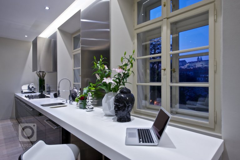 add picture to album