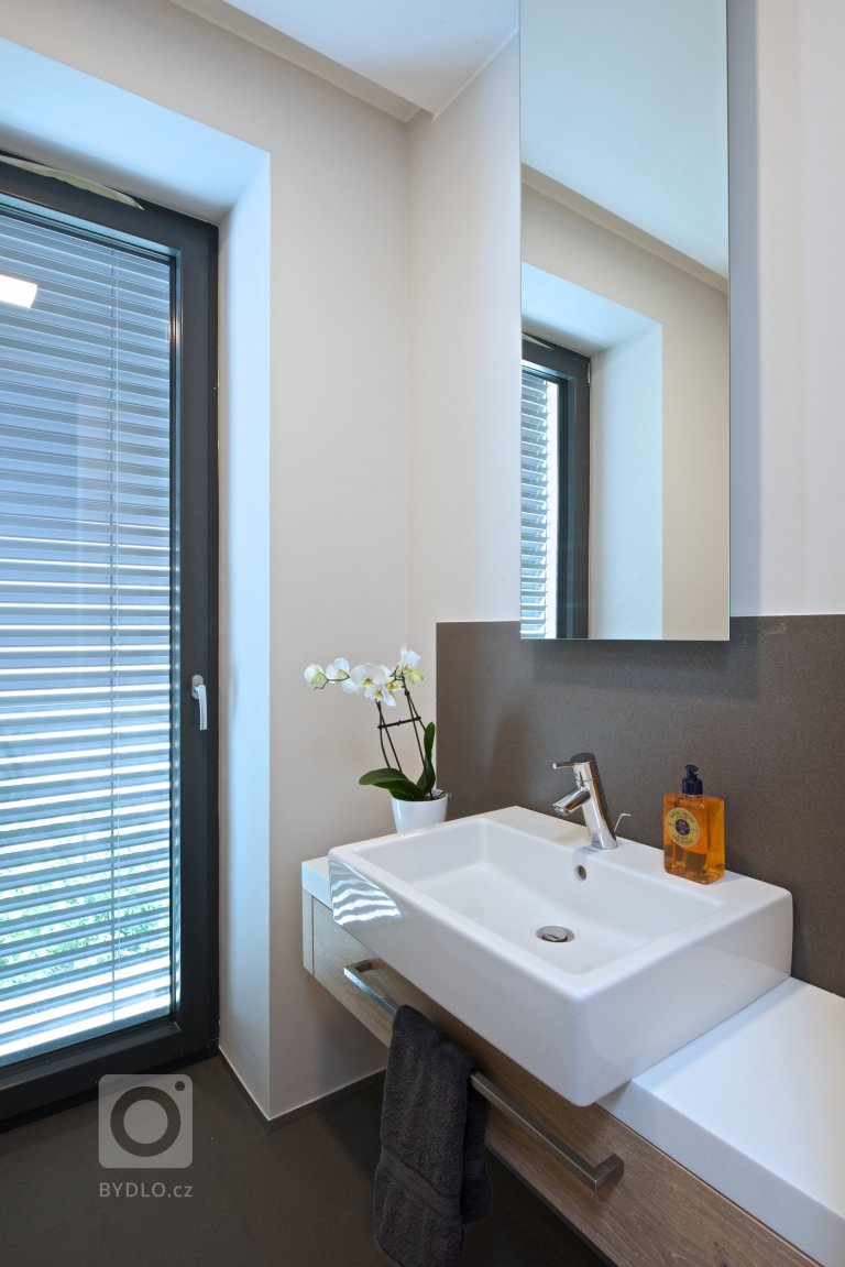 add picture to album