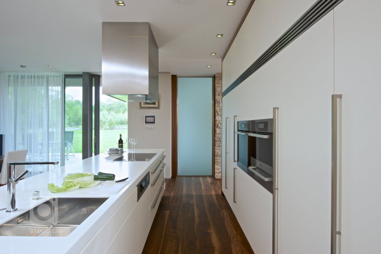 add picture to album