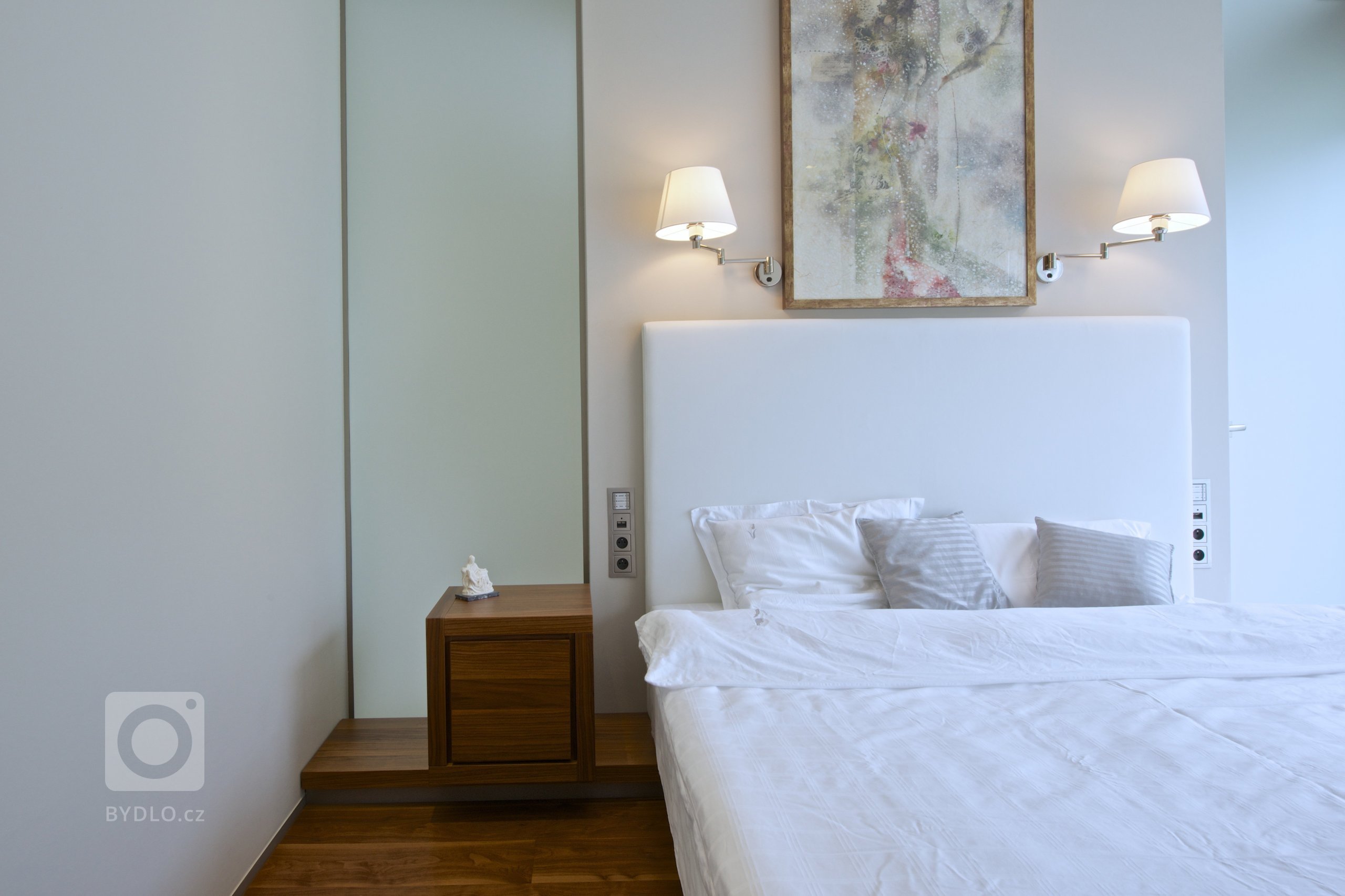 Oslovil nás zahraniční klient, který naši práci dlouho sleduje. Přál si studii, projekt a následně i realizaci domu, který nebude mít kompromisy. Poctil nás…