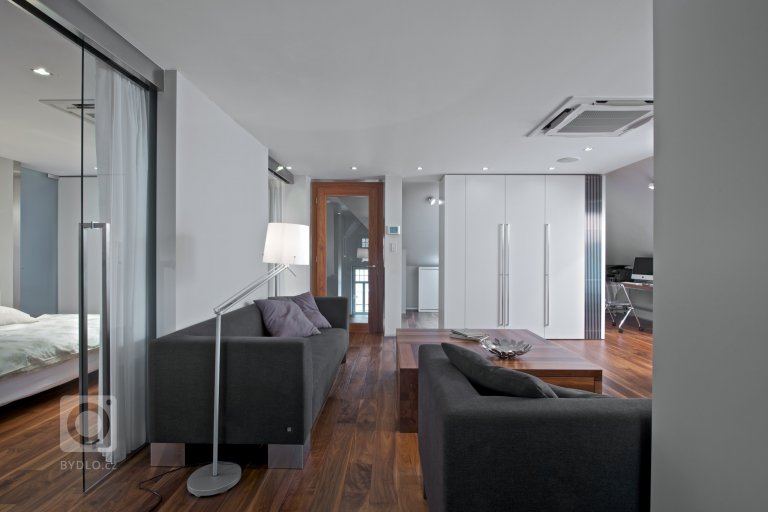 add picture to album