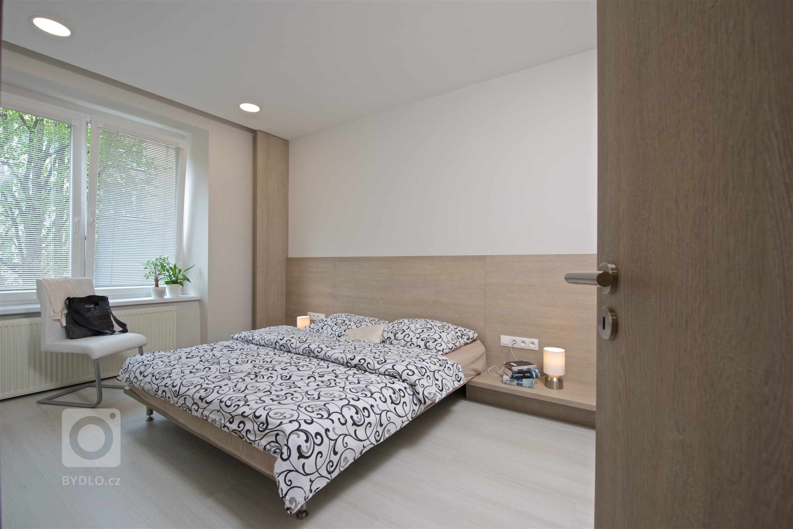 
Mladý pár si koupil svůj první byt, a to v&nbsp;pěkné rezidenční čtvrti v&nbsp;blízkosti centra Brna. Jednalo se o&nbsp;jednotku s&nbsp;dispozicí 2+kk v&nbsp…