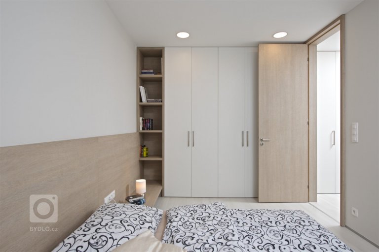 add picture to album