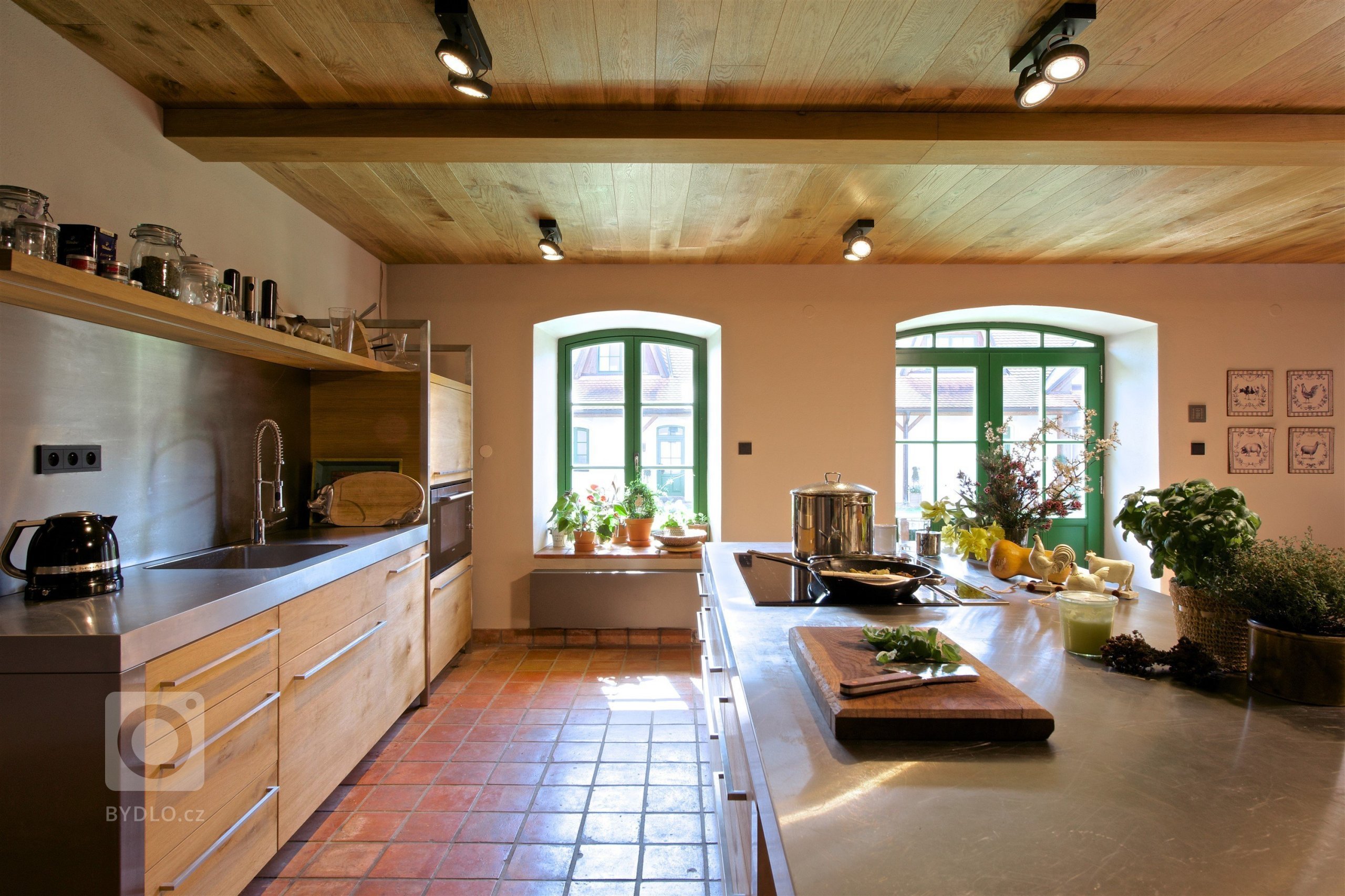 Historie tohoto statku u Písku sahá hluboko do minulosti a je nádherným příkladem, jak lze pečovat o rodinnou tradici.&nbsp;Dnes už byste neuvěřili, že tohle…