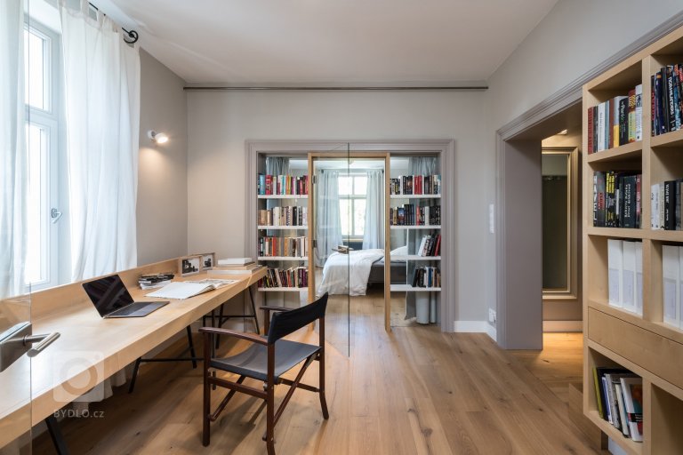 add picture to album