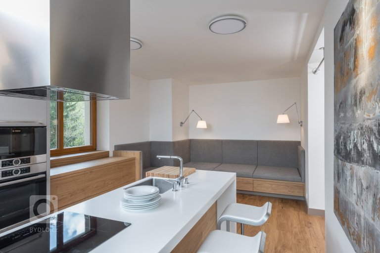 add picture to album