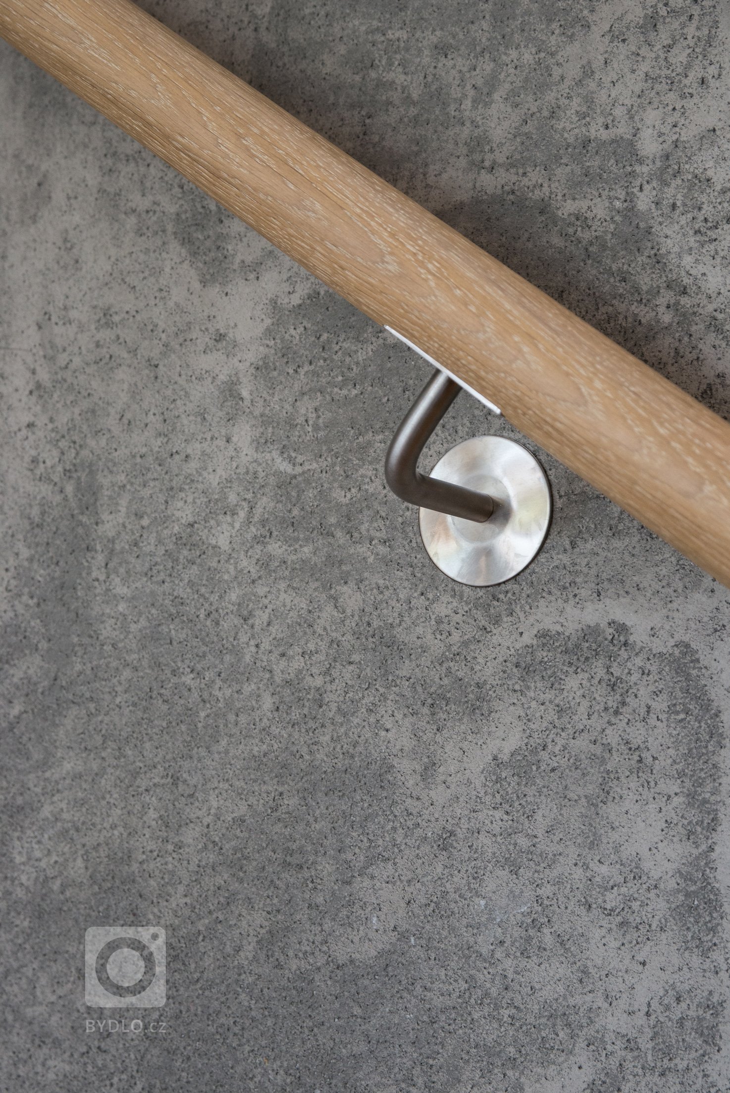 Dům zakoupený od developera nebyl &ndash; na rozdíl od sousedních &ndash; ještě postaven, mohlo se tedy zasáhnout do dispozice. Lichoběžníkový tvar a koncept…