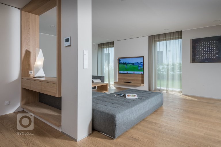 add picture to album