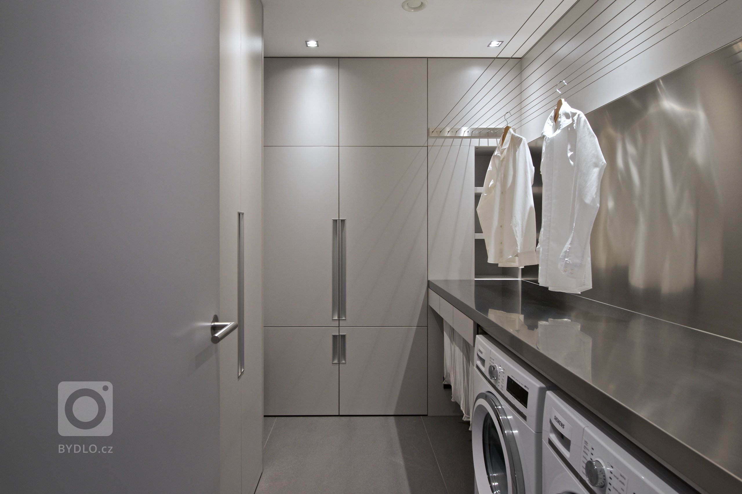 Kultivovaný, harmonický a velmi příjemný pár se rozhodl pořídit si bydlení v&nbsp;jednom z&nbsp;horních pater nově vznikajícího komplexu. Líbilo se jim místo i…