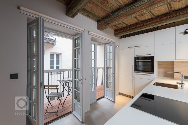 add picture to album