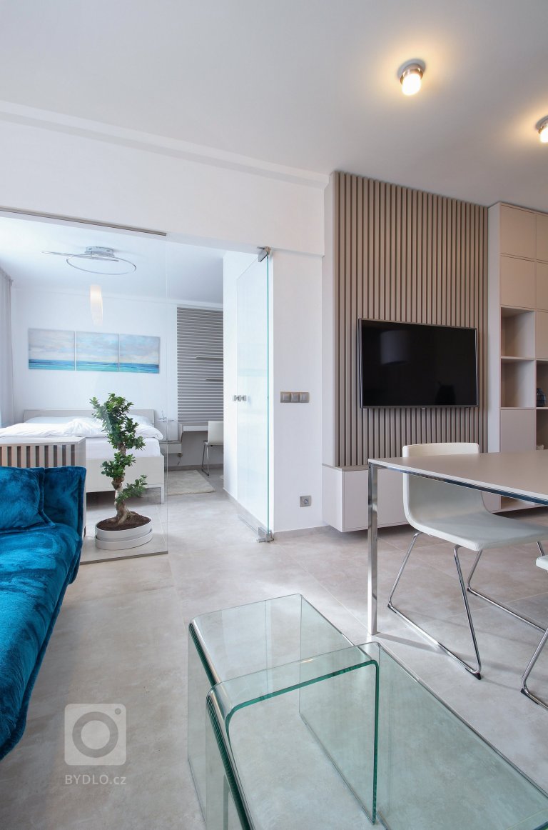 add picture to album