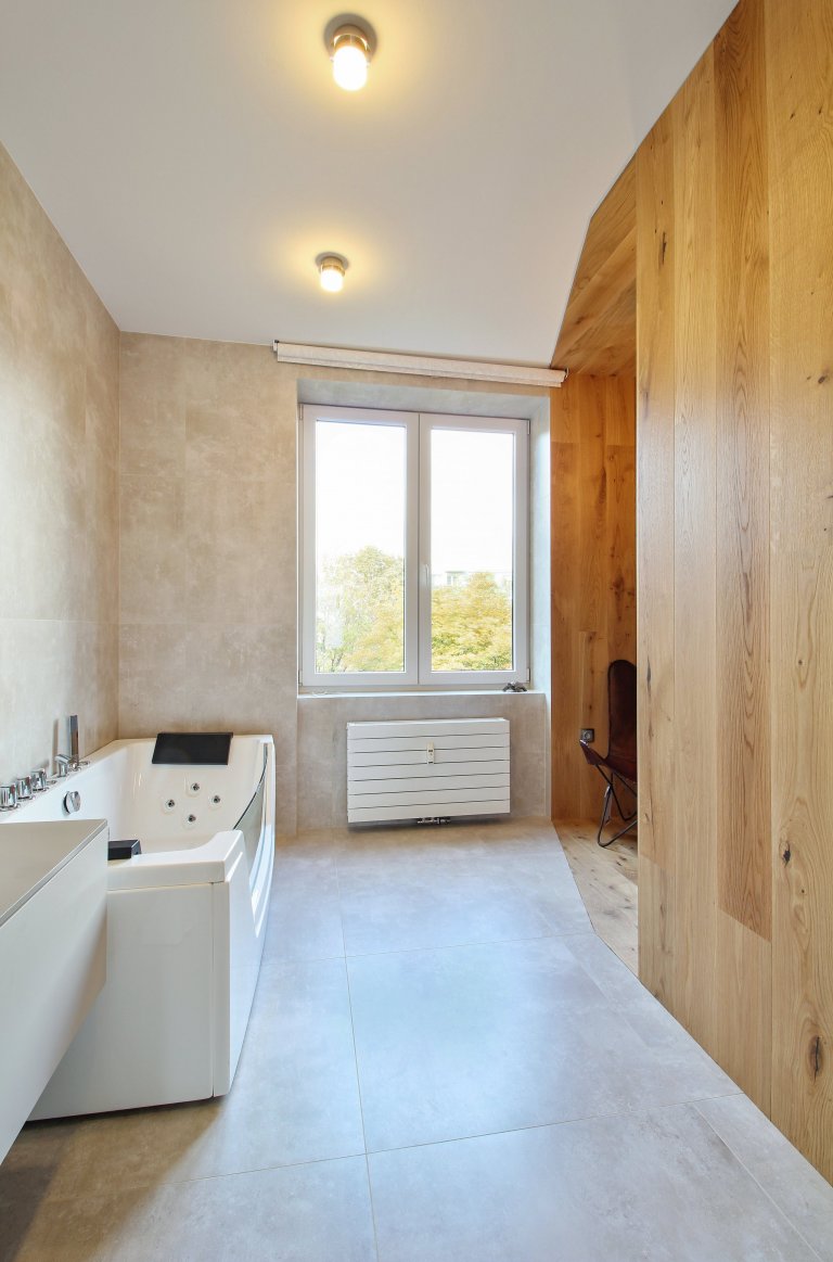 Rekonstrukce bytu v Praze se saunovým koutkem splnila očekávání nejen investora.
