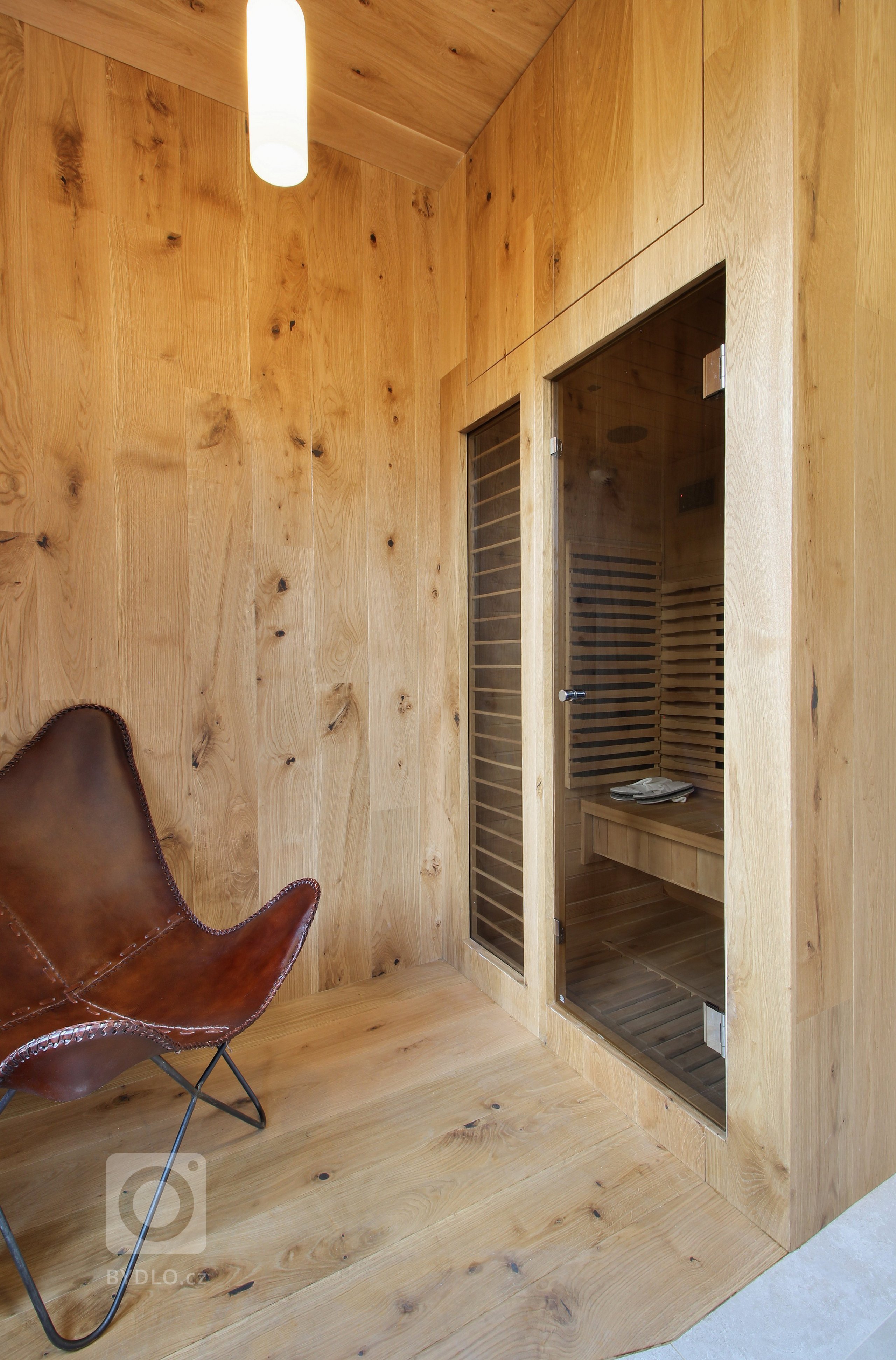 Rekonstrukce bytu v Praze se saunovým koutkem splnila očekávání nejen investora.
