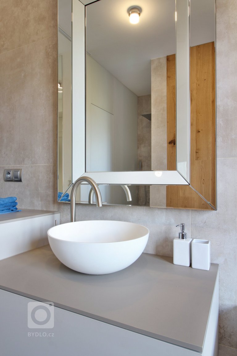 add picture to album