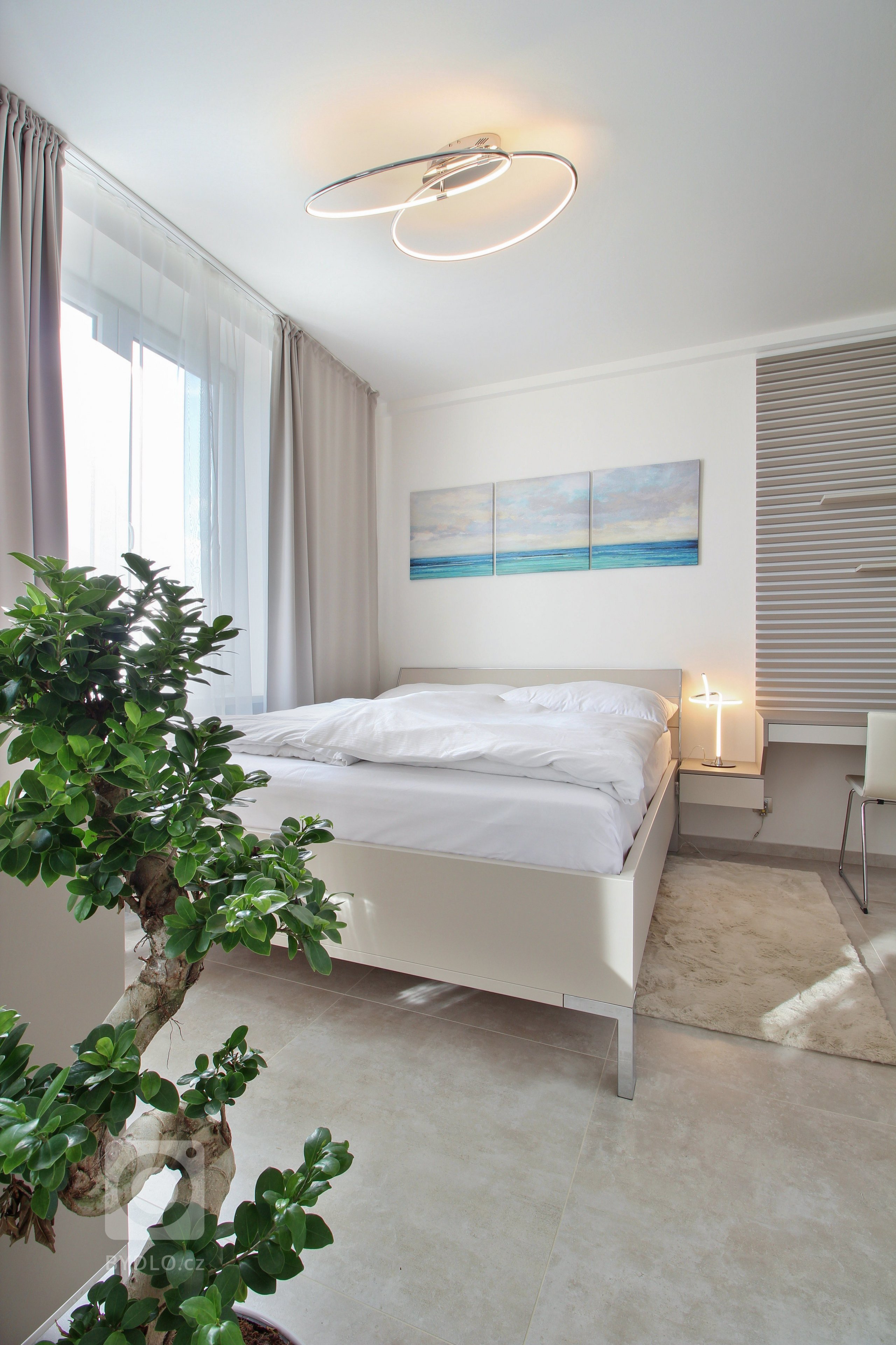 Rekonstrukce bytu v Praze se saunovým koutkem splnila očekávání nejen investora.
