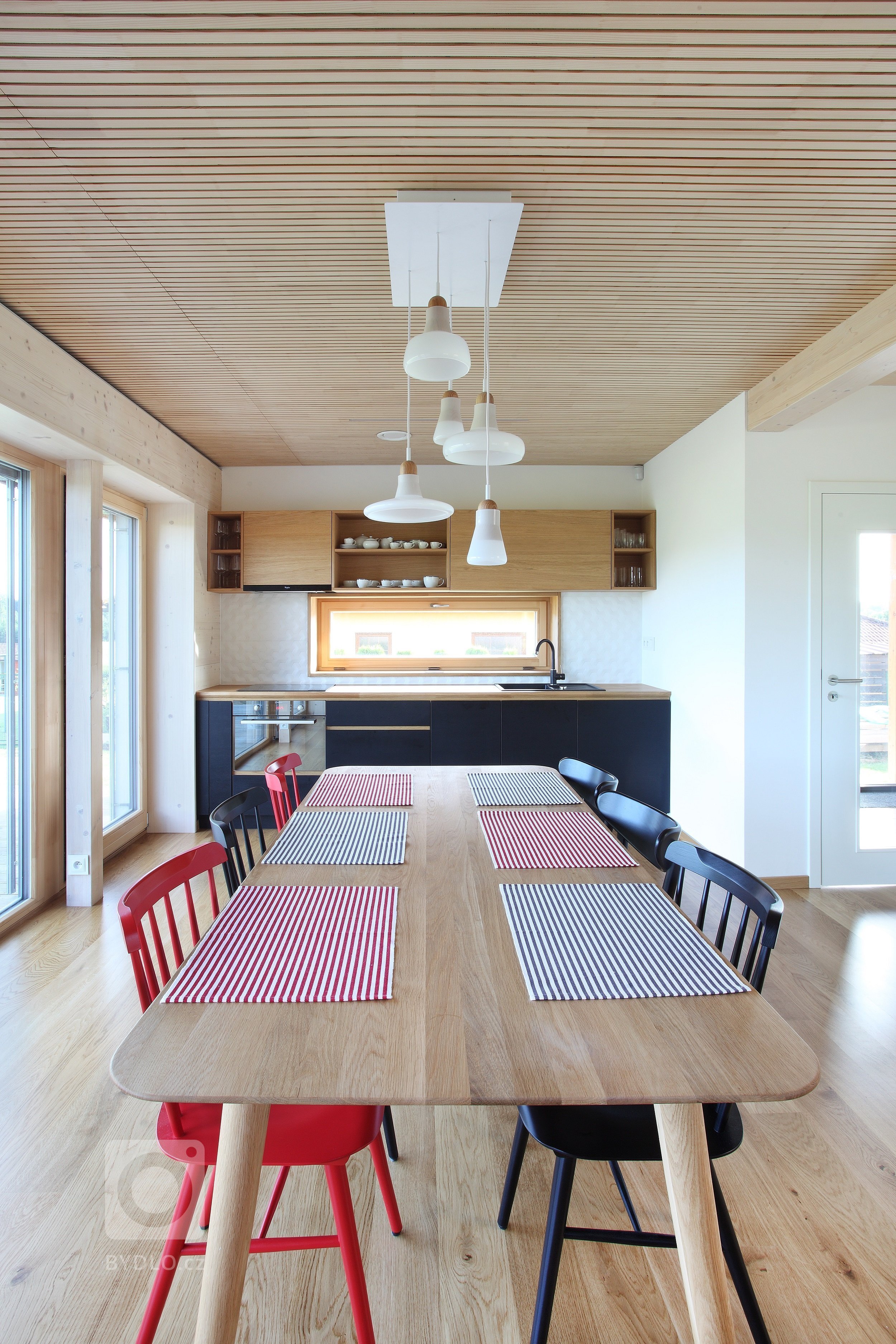 Domesi Concept House 2&nbsp;v&nbsp;Budíkově&nbsp;je postaven v&nbsp;pasivním standardu&nbsp;s použitím stavební&nbsp;technologie masivních dřevěných panelů…