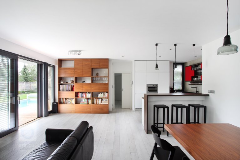 add picture to album