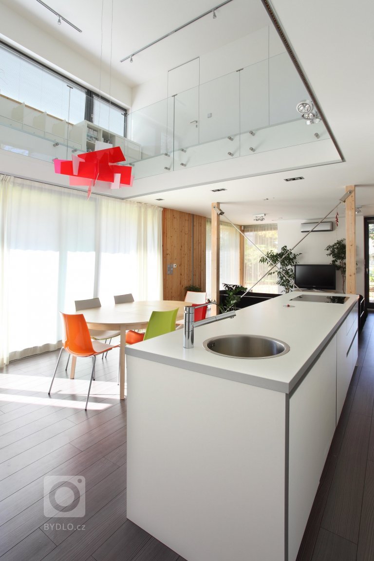 add picture to album