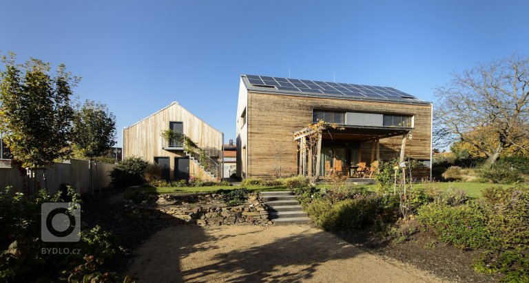 add picture to album