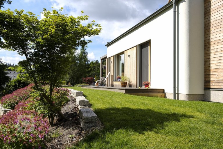 add picture to album