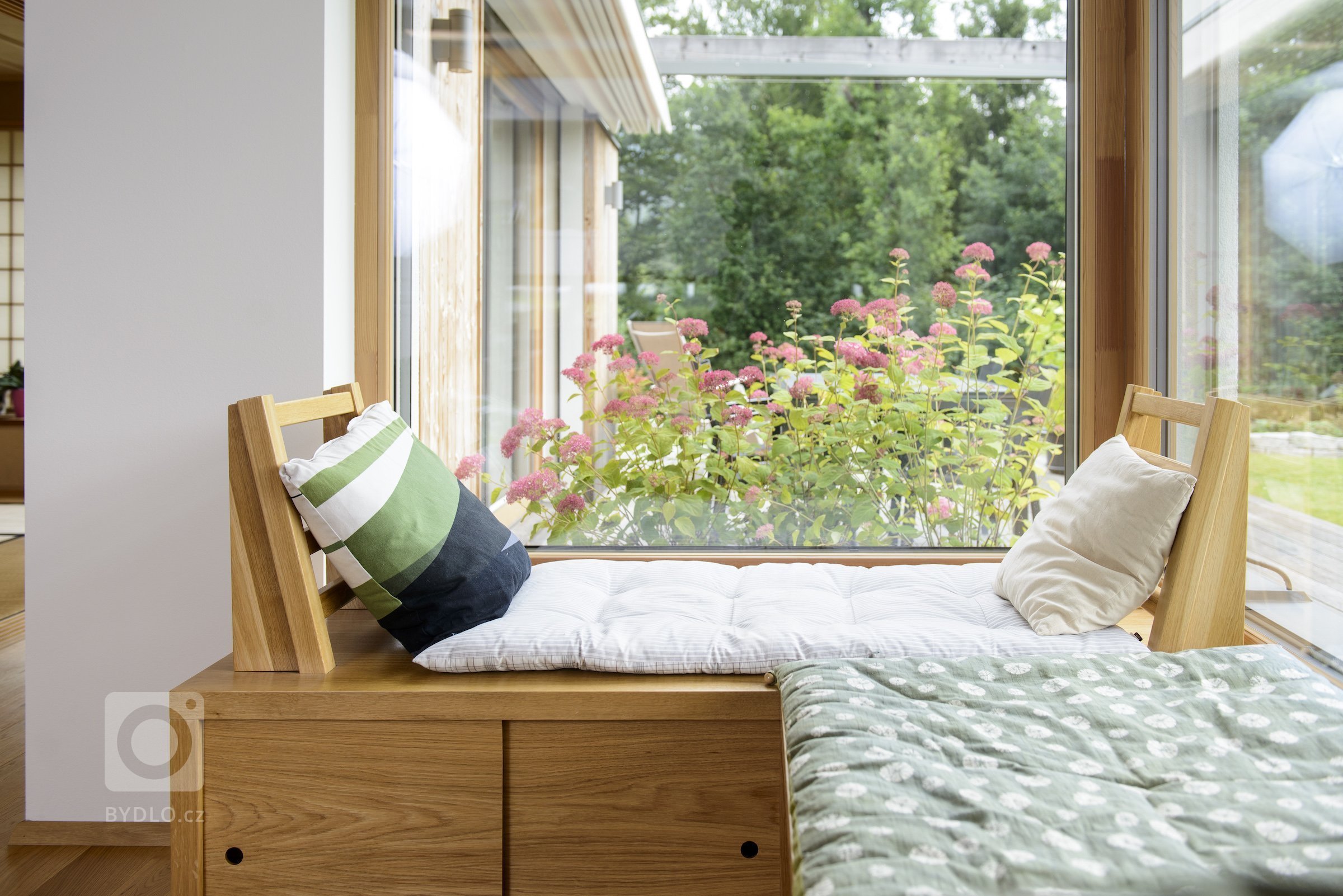 Koncepce rodinného domu s&nbsp;permakulturní zahradou pro japonsko-český manželský pár je vedena snahou o&nbsp;jednoduché, funkční a kultivované řešení, které…