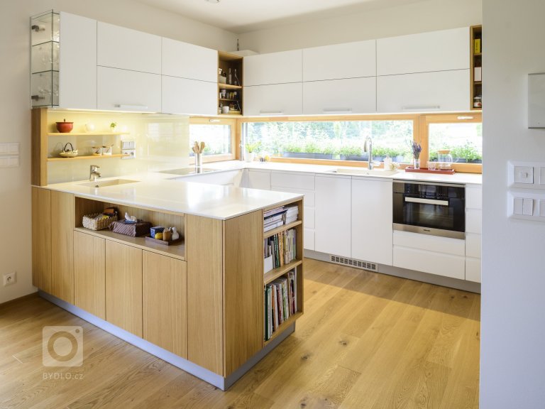 add picture to album