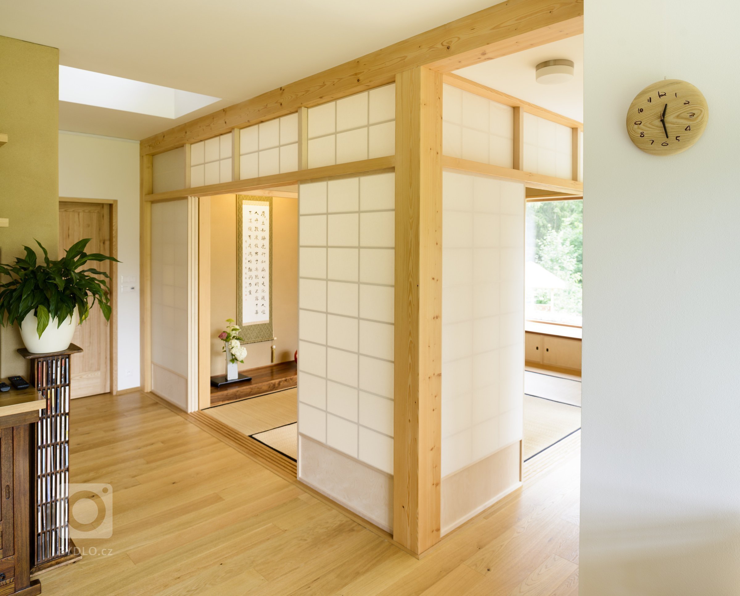 Koncepce rodinného domu s&nbsp;permakulturní zahradou pro japonsko-český manželský pár je vedena snahou o&nbsp;jednoduché, funkční a kultivované řešení, které…