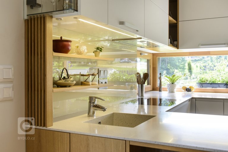 add picture to album