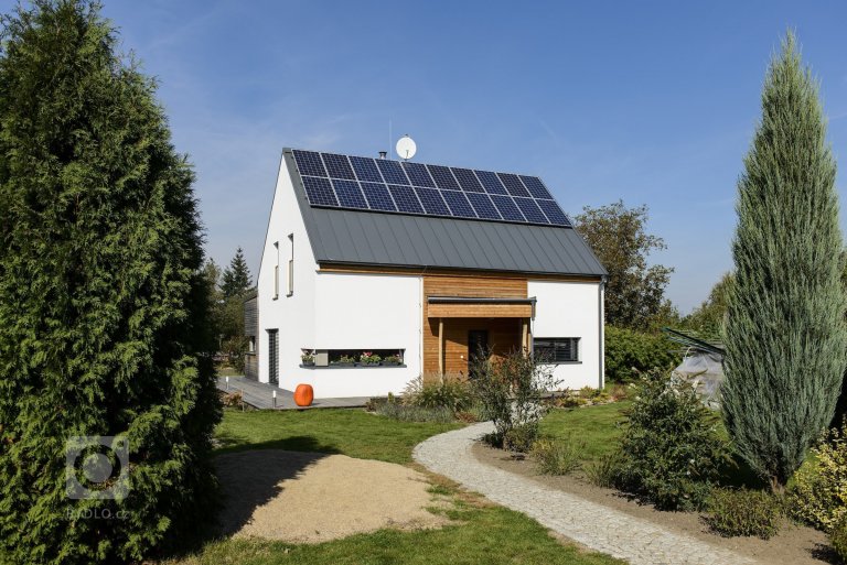 add picture to album