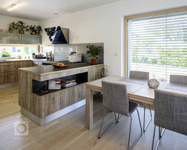 add picture to album