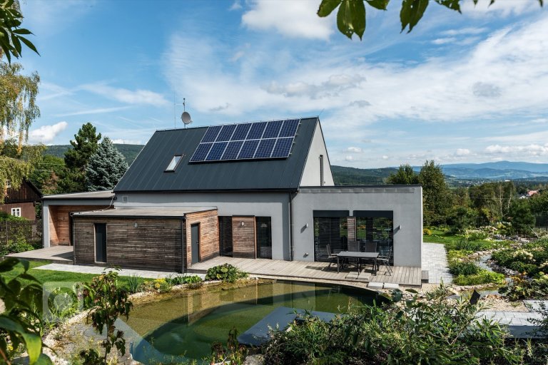 add picture to album