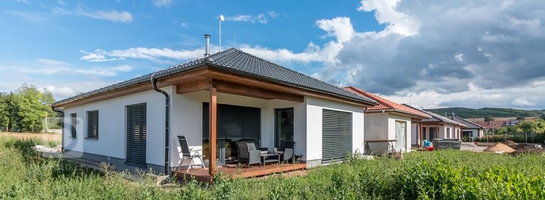 add picture to album