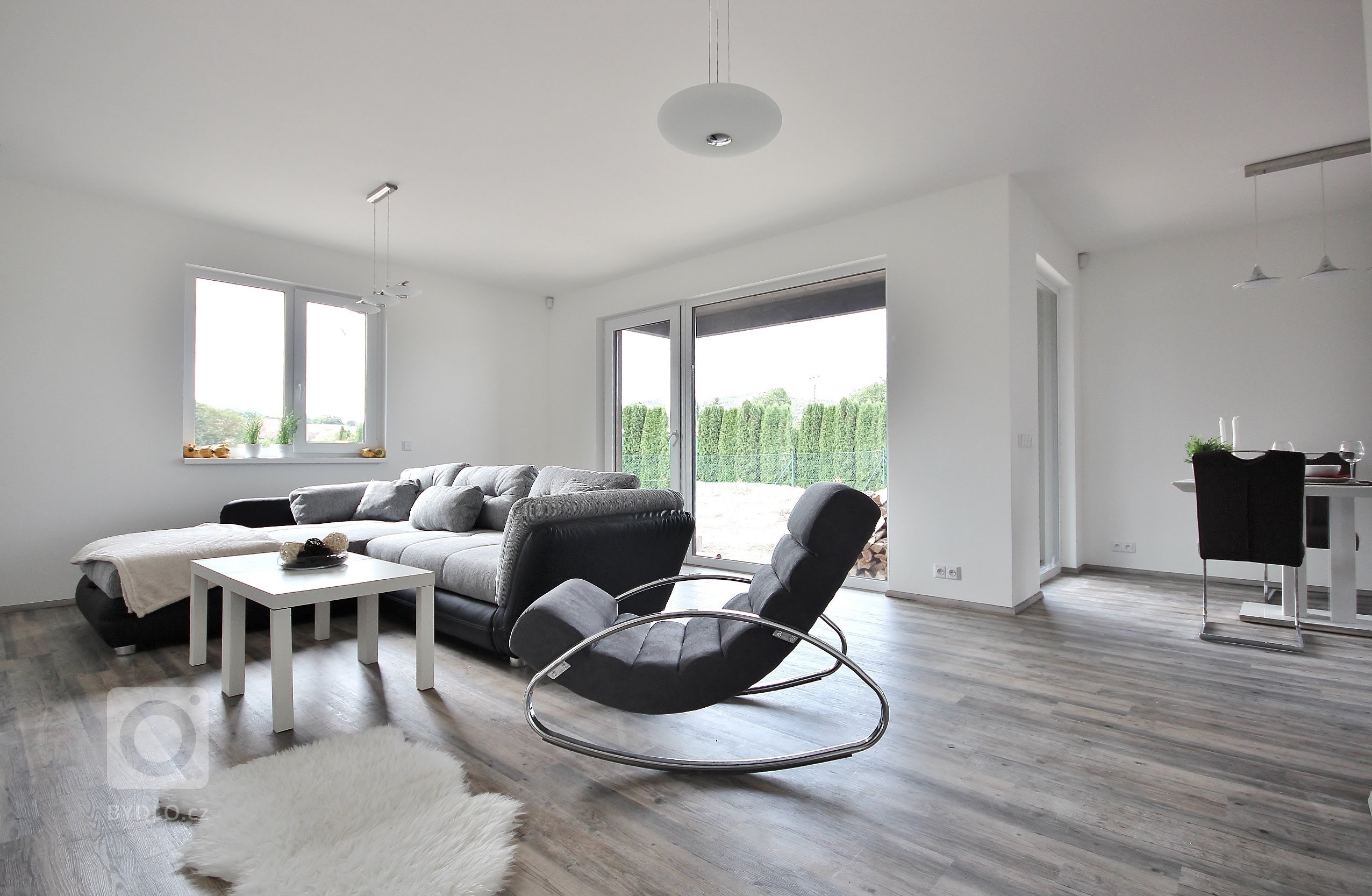 Přání majitelů

Tyto domy byly postaveny pro šest budoucích majitelů, kteří chtěli utéct ruchu velkoměsta a podat si ruku s firmou Dřevo-House a přijmout…