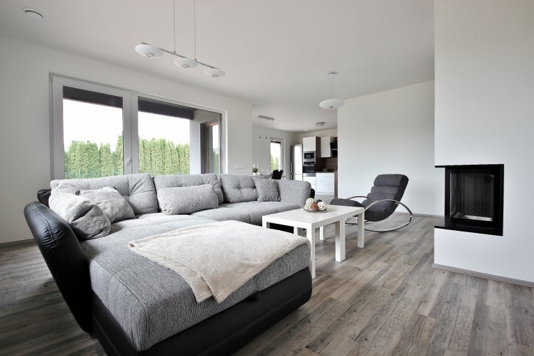 Přání majitelů

Tyto domy byly postaveny pro šest budoucích majitelů, kteří chtěli utéct ruchu velkoměsta a podat si ruku s firmou Dřevo-House a přijmout…