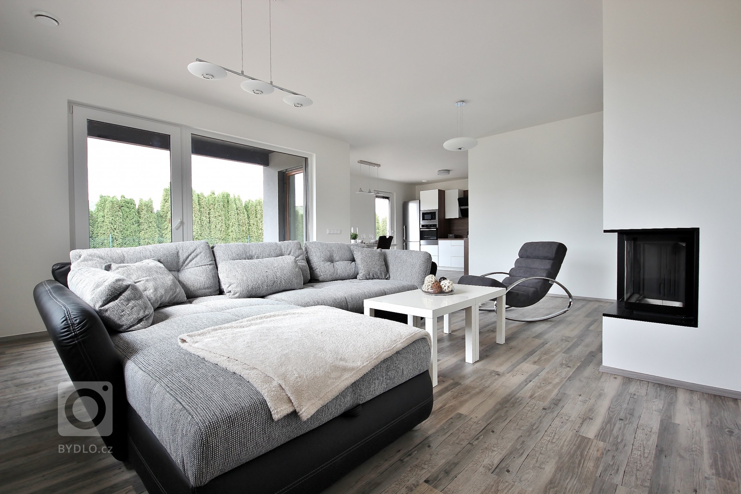 Přání majitelů

Tyto domy byly postaveny pro šest budoucích majitelů, kteří chtěli utéct ruchu velkoměsta a podat si ruku s firmou Dřevo-House a přijmout…