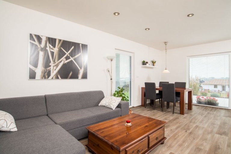 Bungalov&nbsp;MS 04&nbsp;o dispozici 4+kk a užitné ploše 91 m2&nbsp;je postaven na svažitém pozemku s&nbsp;výhodnou orientací ke světovým stranám, kde je…