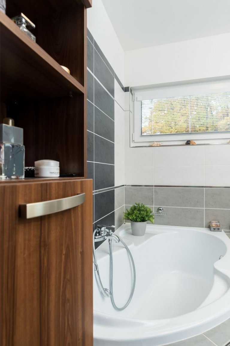 Bungalov&nbsp;MS 04&nbsp;o dispozici 4+kk a užitné ploše 91 m2&nbsp;je postaven na svažitém pozemku s&nbsp;výhodnou orientací ke světovým stranám, kde je…