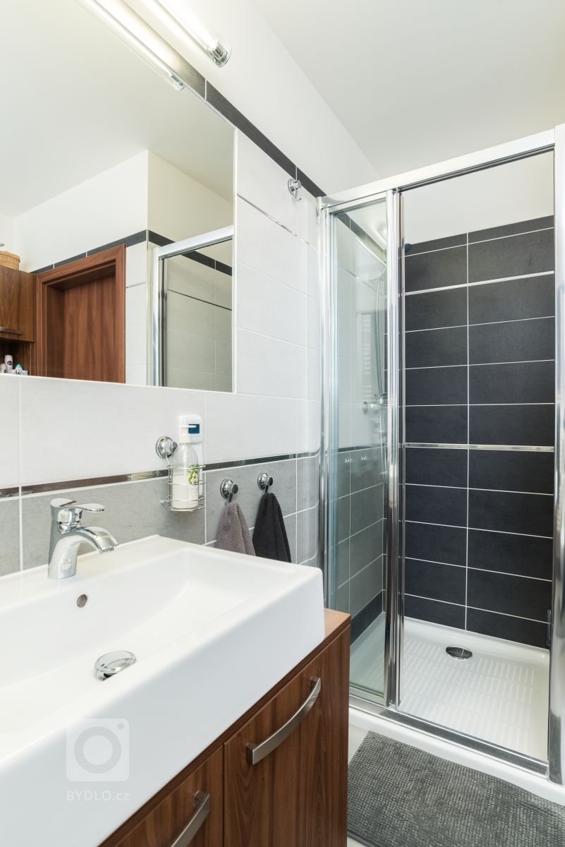 Bungalov&nbsp;MS 04&nbsp;o dispozici 4+kk a užitné ploše 91 m2&nbsp;je postaven na svažitém pozemku s&nbsp;výhodnou orientací ke světovým stranám, kde je…