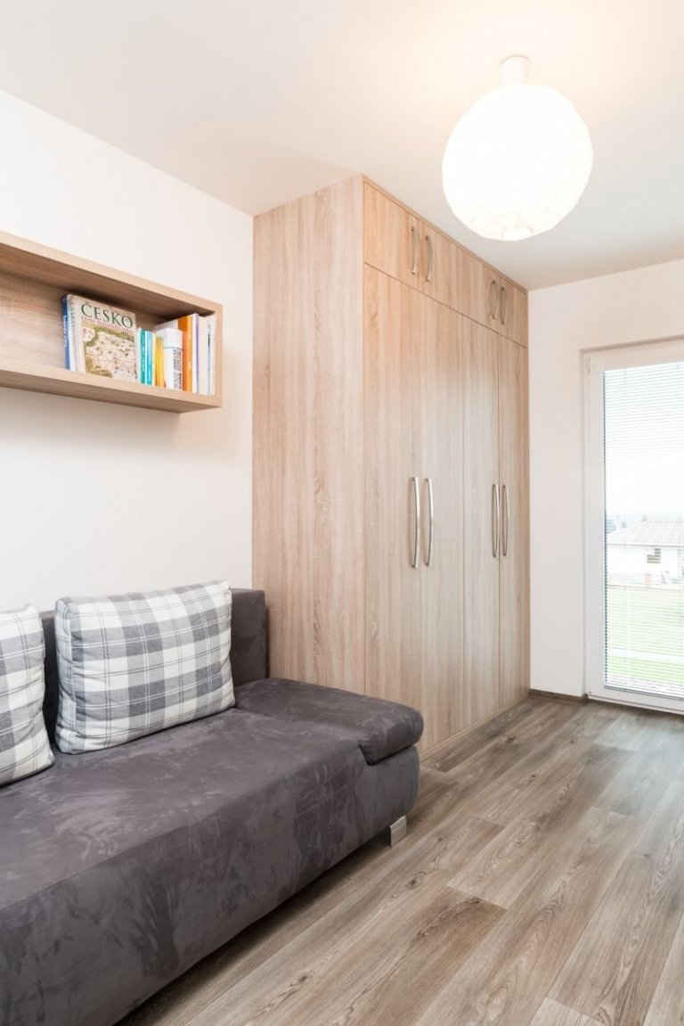 Bungalov&nbsp;MS 04&nbsp;o dispozici 4+kk a užitné ploše 91 m2&nbsp;je postaven na svažitém pozemku s&nbsp;výhodnou orientací ke světovým stranám, kde je…