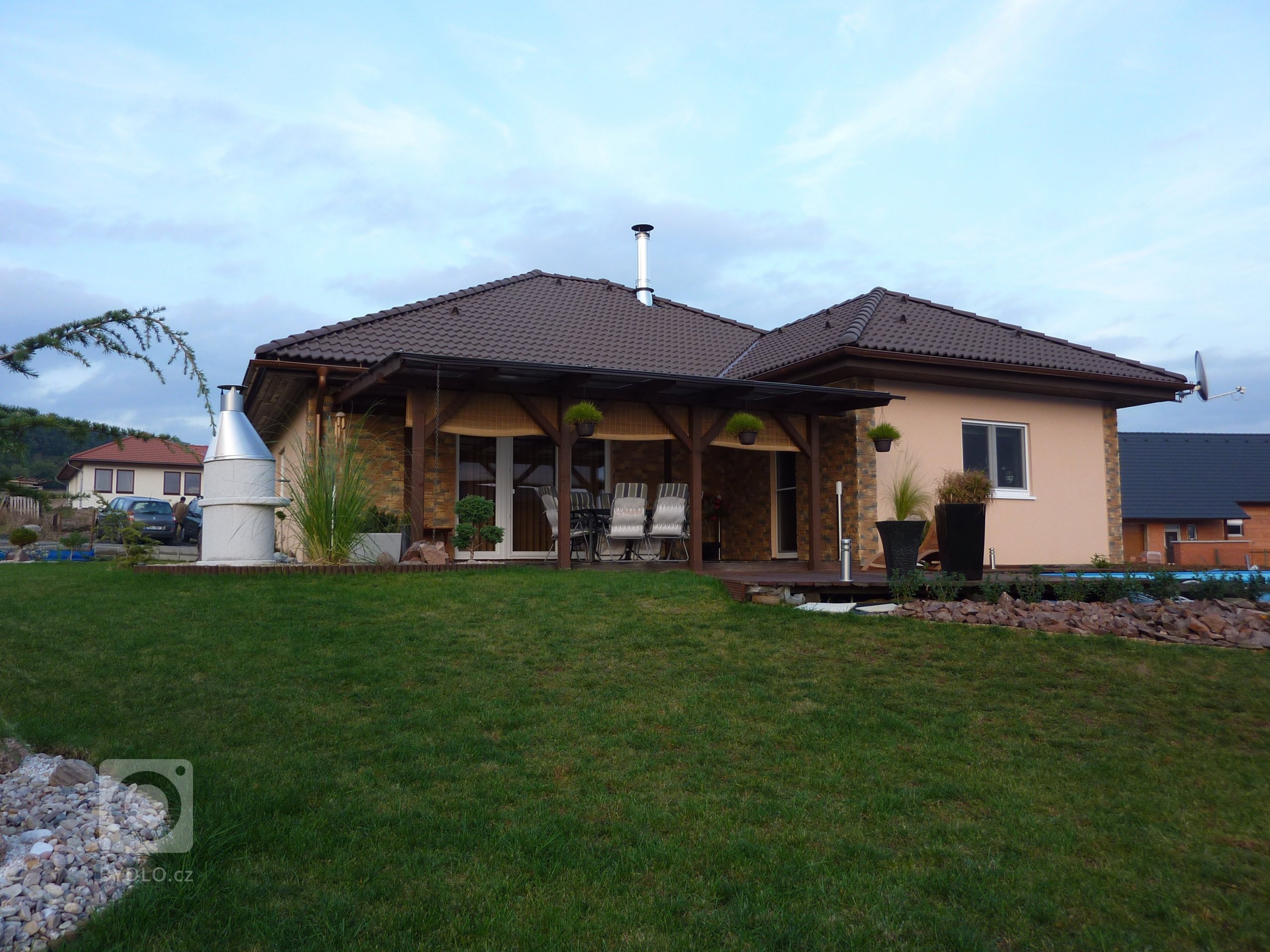 Bungalov&nbsp;MS 07&nbsp;postavený na rovinatém pozemku má dispozici 4+kk + garáž a jeho užitná plocha včetně garáže činí 126 m2. Typ MS 07 je větší dům s&nbsp…