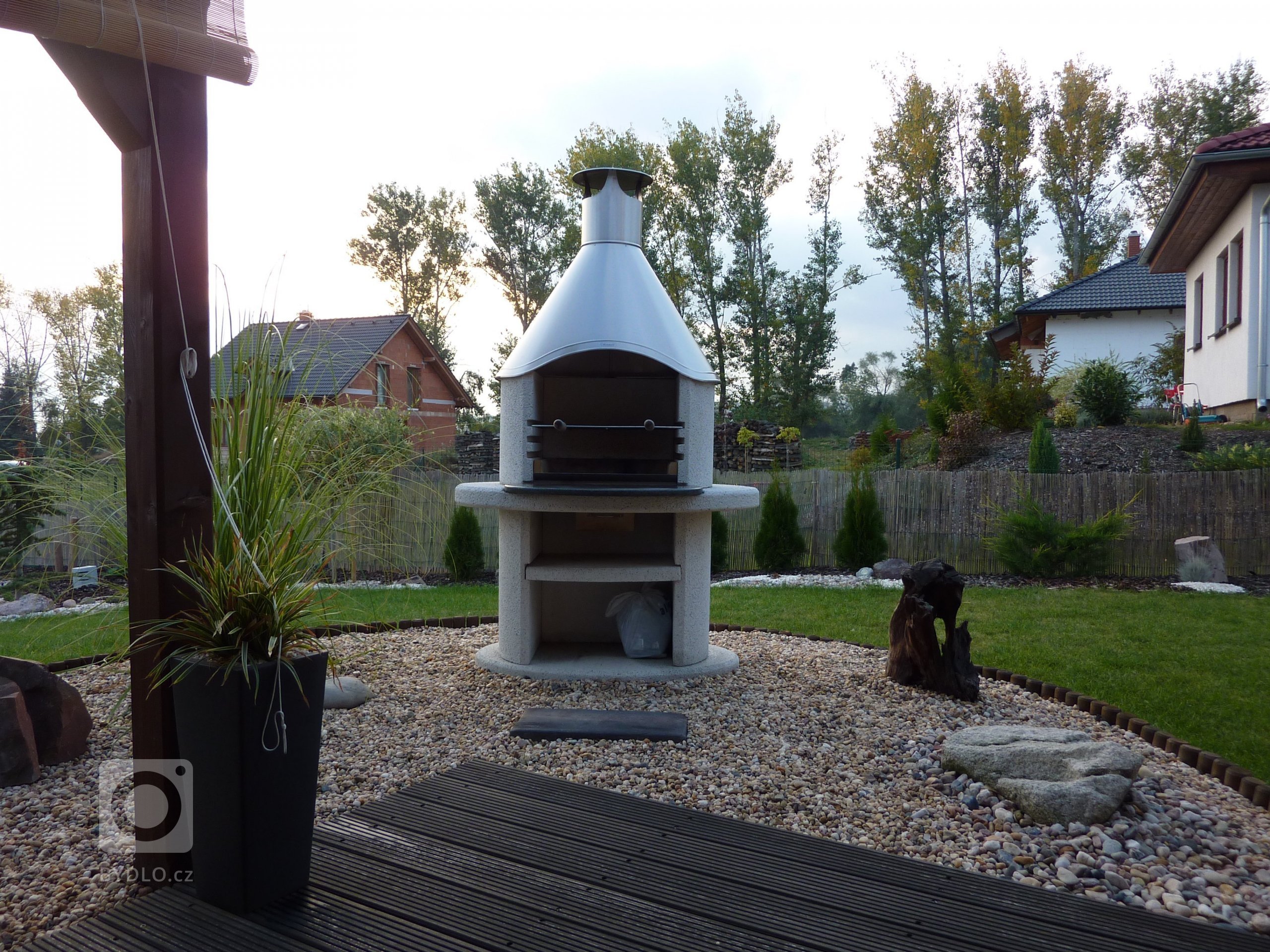 Bungalov&nbsp;MS 07&nbsp;postavený na rovinatém pozemku má dispozici 4+kk + garáž a jeho užitná plocha včetně garáže činí 126 m2. Typ MS 07 je větší dům s&nbsp…