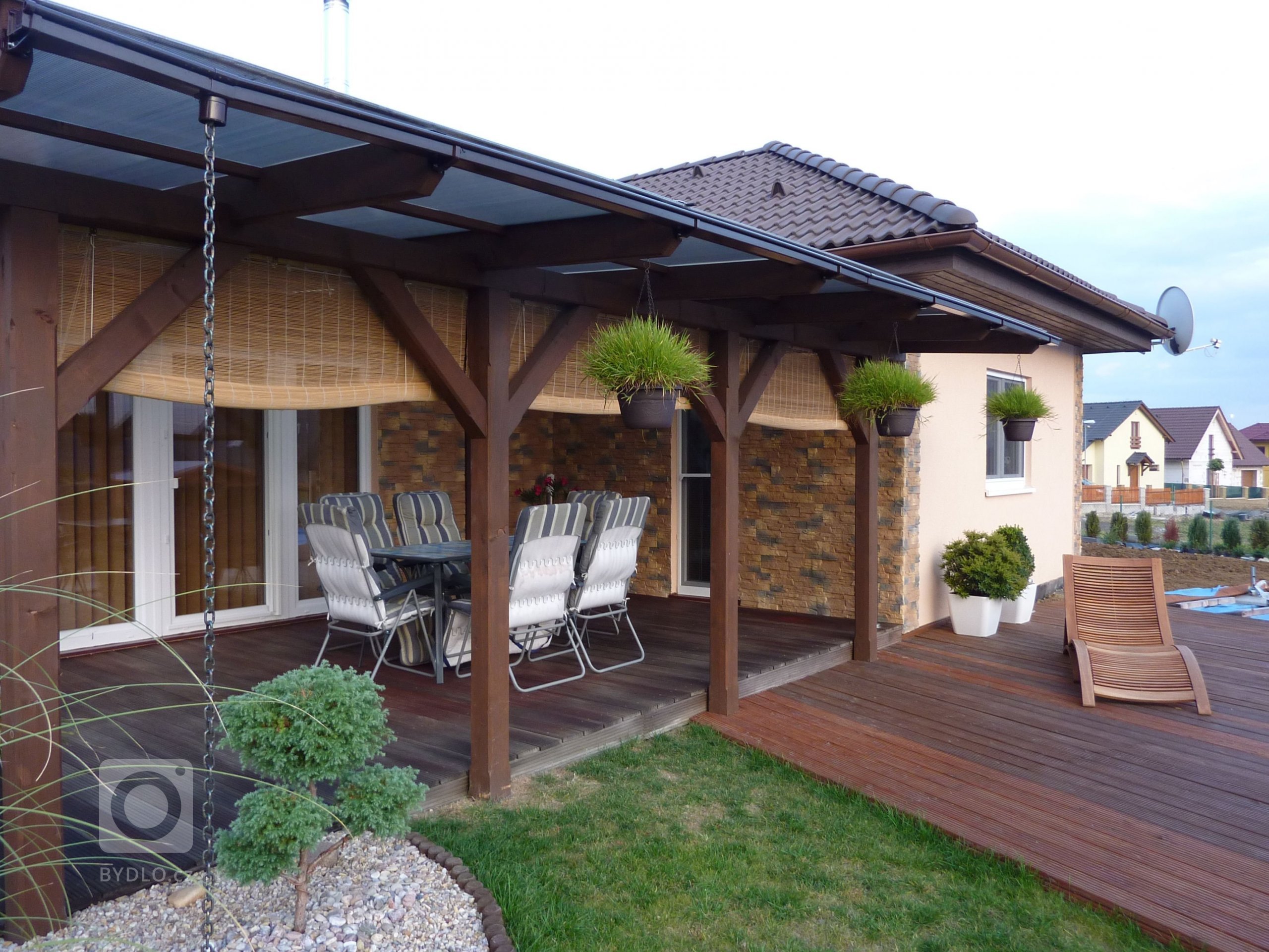 Bungalov&nbsp;MS 07&nbsp;postavený na rovinatém pozemku má dispozici 4+kk + garáž a jeho užitná plocha včetně garáže činí 126 m2. Typ MS 07 je větší dům s&nbsp…