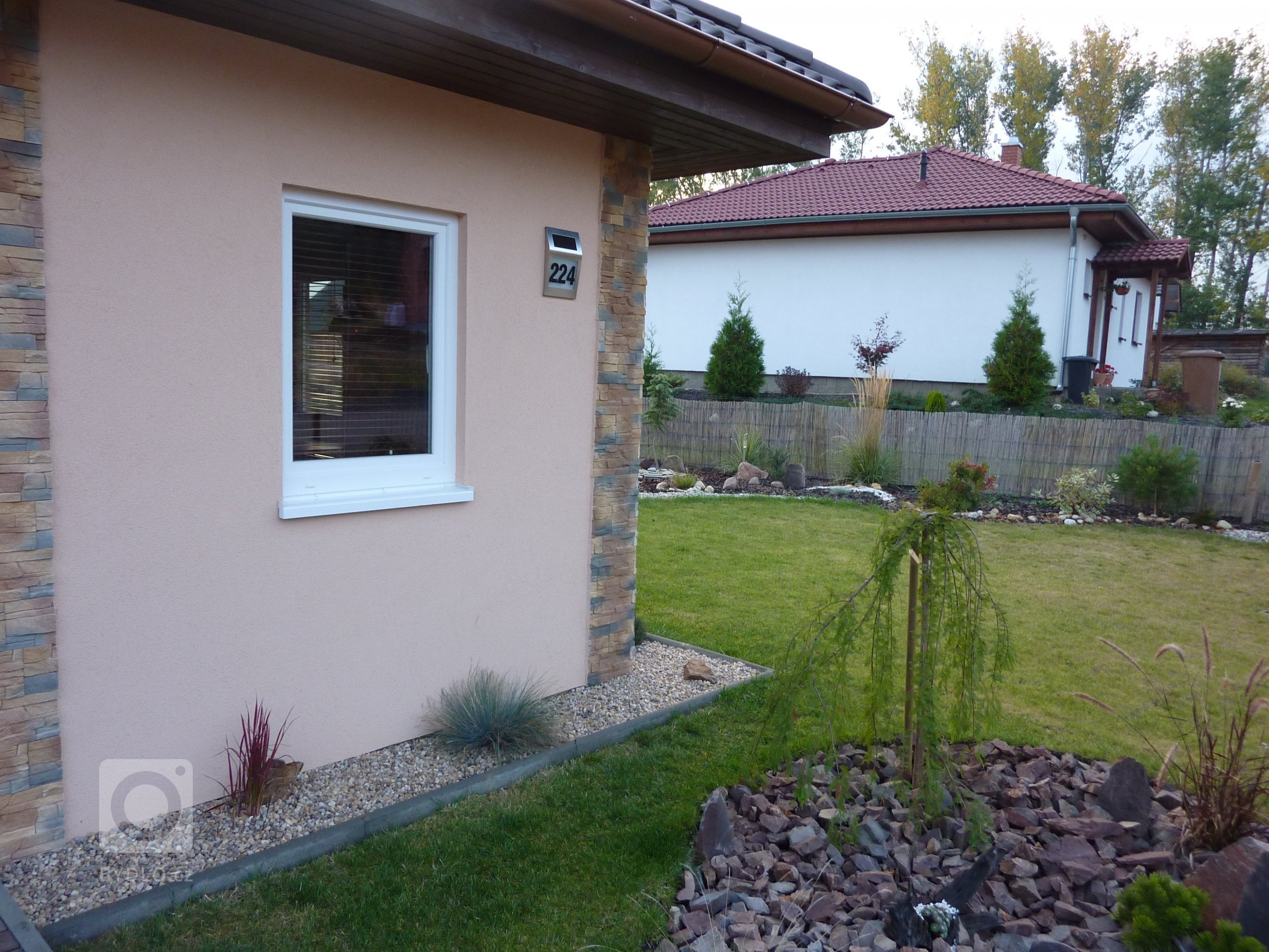 Bungalov&nbsp;MS 07&nbsp;postavený na rovinatém pozemku má dispozici 4+kk + garáž a jeho užitná plocha včetně garáže činí 126 m2. Typ MS 07 je větší dům s&nbsp…