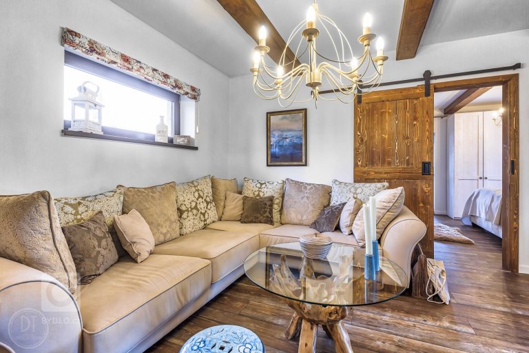 add picture to album