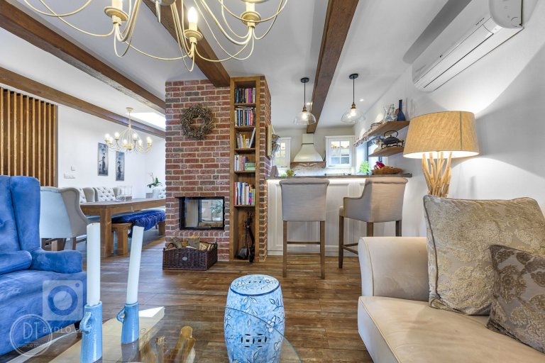 add picture to album