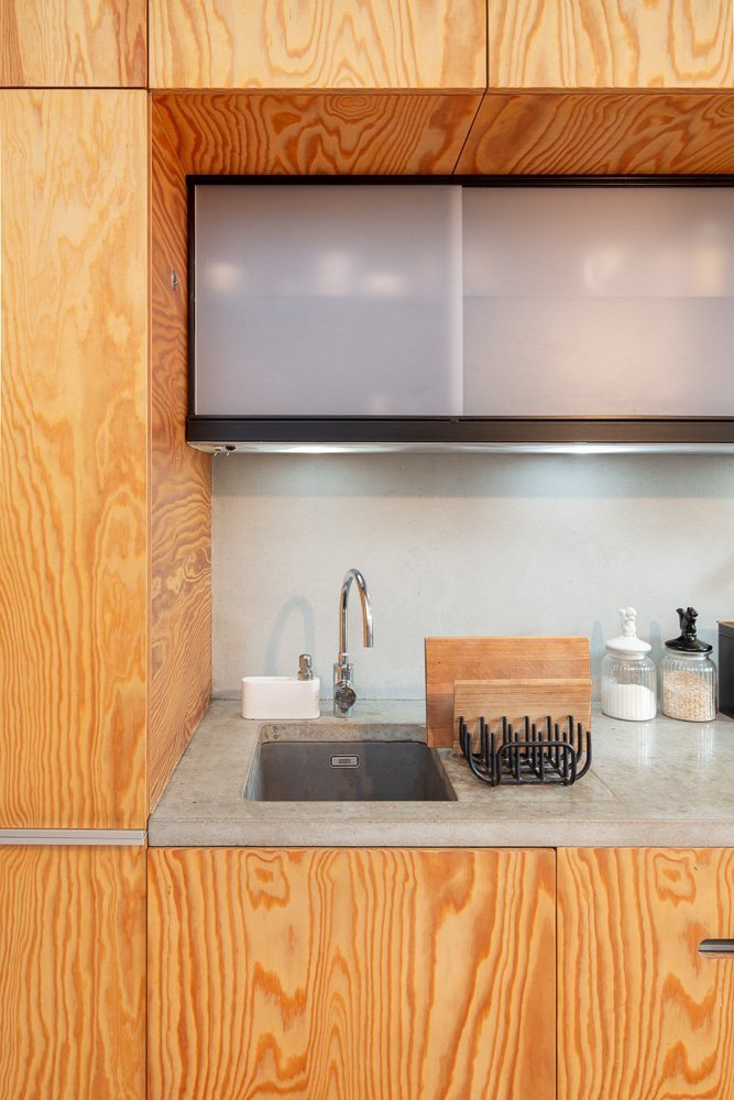 Do moderního bytu v centru Brna jsme vyráběli několik designových kovových prvků a větších konstrukcí. Vzhledem k atypickým parametrům bylo nutné navrhnout a…