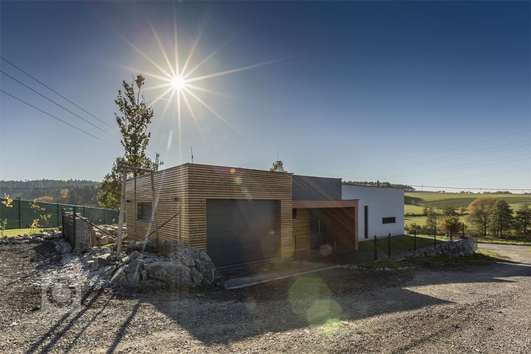 add picture to album