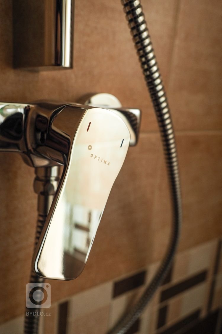 add picture to album